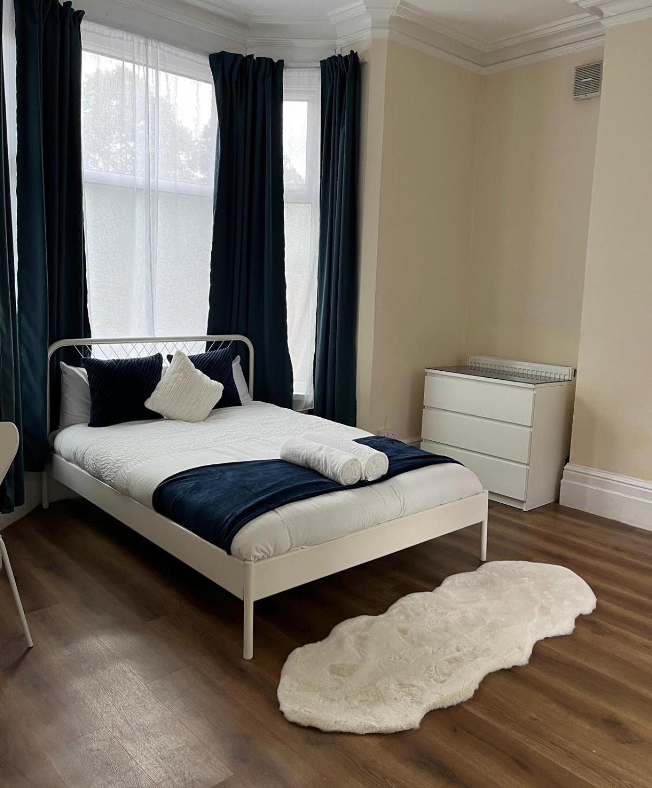 Spacious Ensuite Guest house *